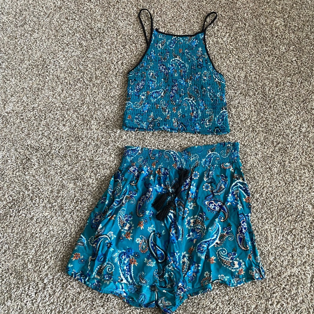 Short and crop top set